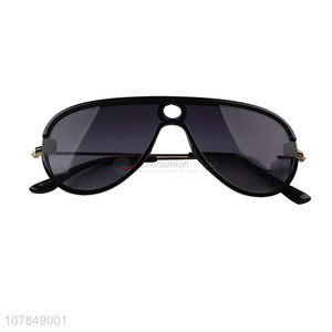 Fashion Style Plastic Sunglasses Cool Eyewear For Sale